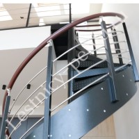 Винтовая лестница  на тетиве с металлическими ступенями Вагнер