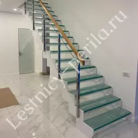 Прямая лестница со стеклянными ступенями СТ-1 - 1