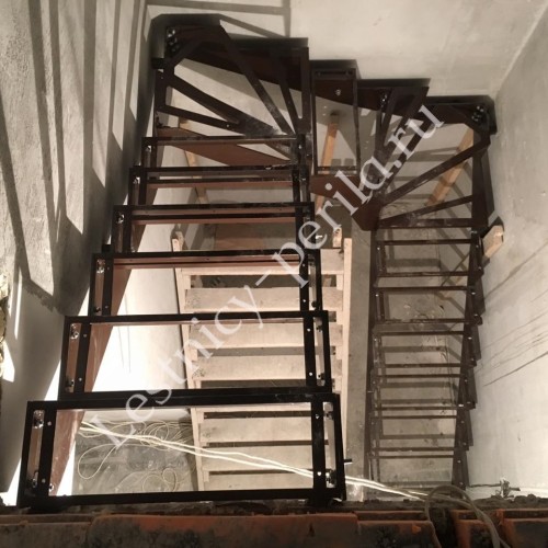 Металлокаркас для лестницы трехмаршевый КО-6 - 8