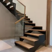 Лестница на тетивах из металлического листа